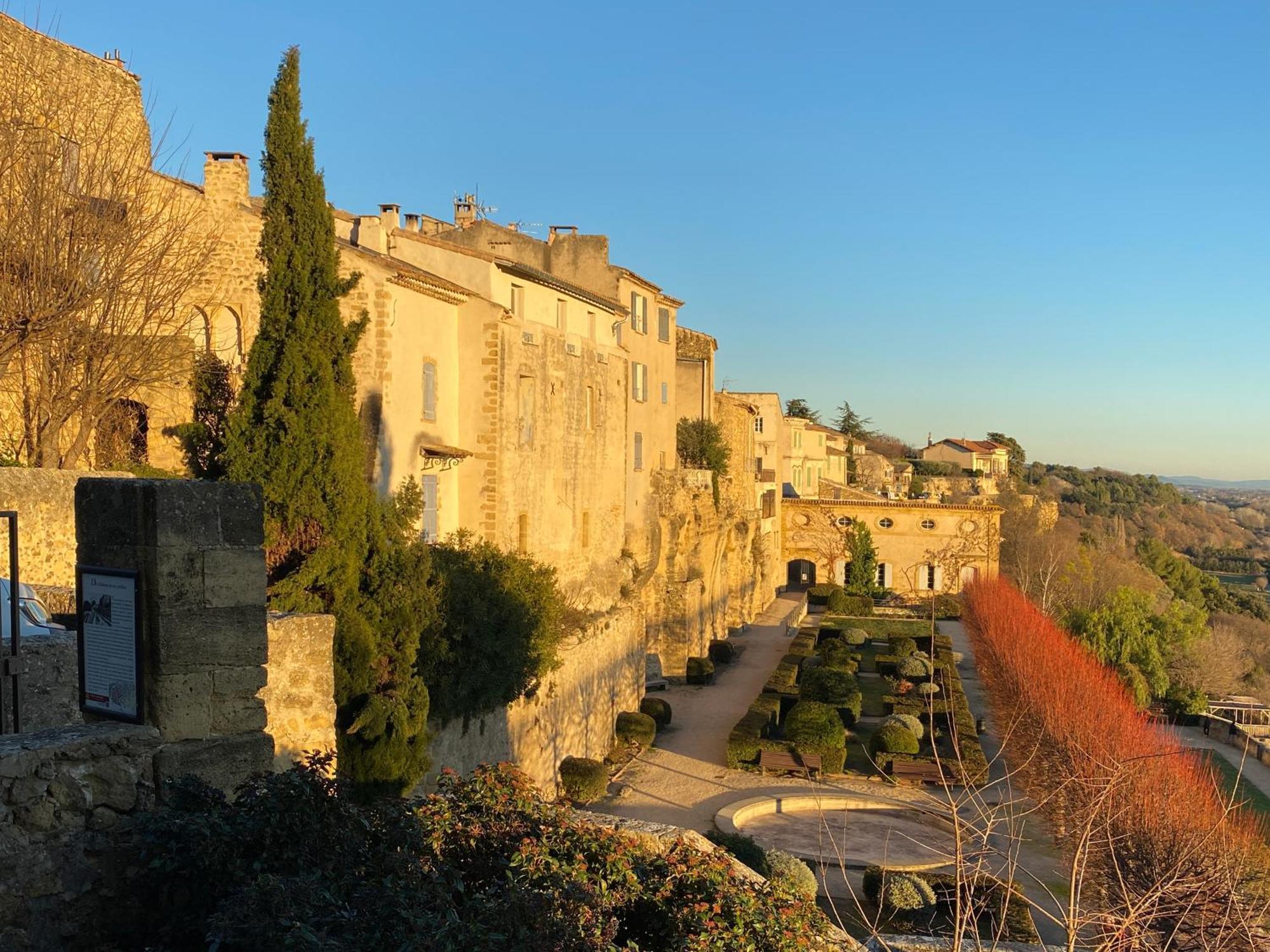 Clementine - Joli Studio Prive Avec Clim Calme A 70 M Du Centre Village De Lauris Bagian luar foto