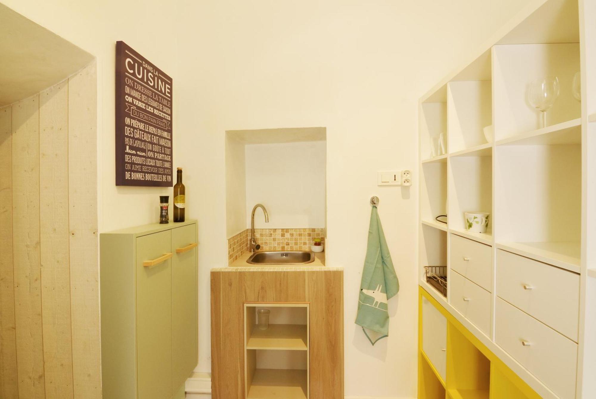 Clementine - Joli Studio Prive Avec Clim Calme A 70 M Du Centre Village De Lauris Bagian luar foto